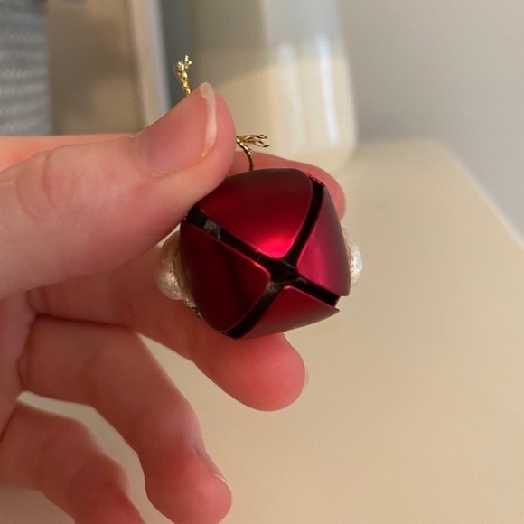𝅺VICTORIA Jingle Ornament - Picture 3 of 4